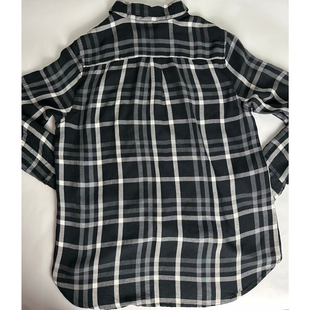 Woolrich Size Medium Black White Plaid Button Down Soft Nylon Long Sleeve Shirt - Picture 4 of 7